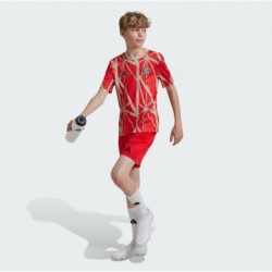 Boys Football
FC BAYERN PRE-MATCH JERSEY KIDS